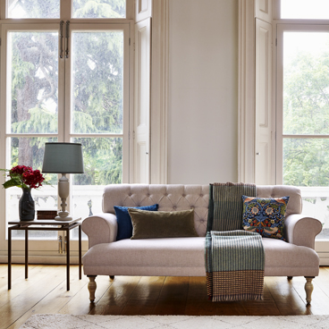 4 must-follow tips for buying a new sofa